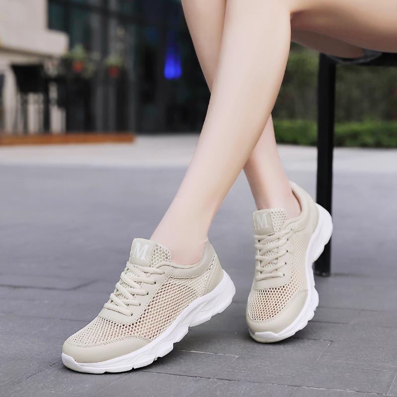새로운 여름 통기성 운동화 여성 메쉬 여성 스포츠 신발 - Streetwear Brand With White Flowers 리뷰 및 가격